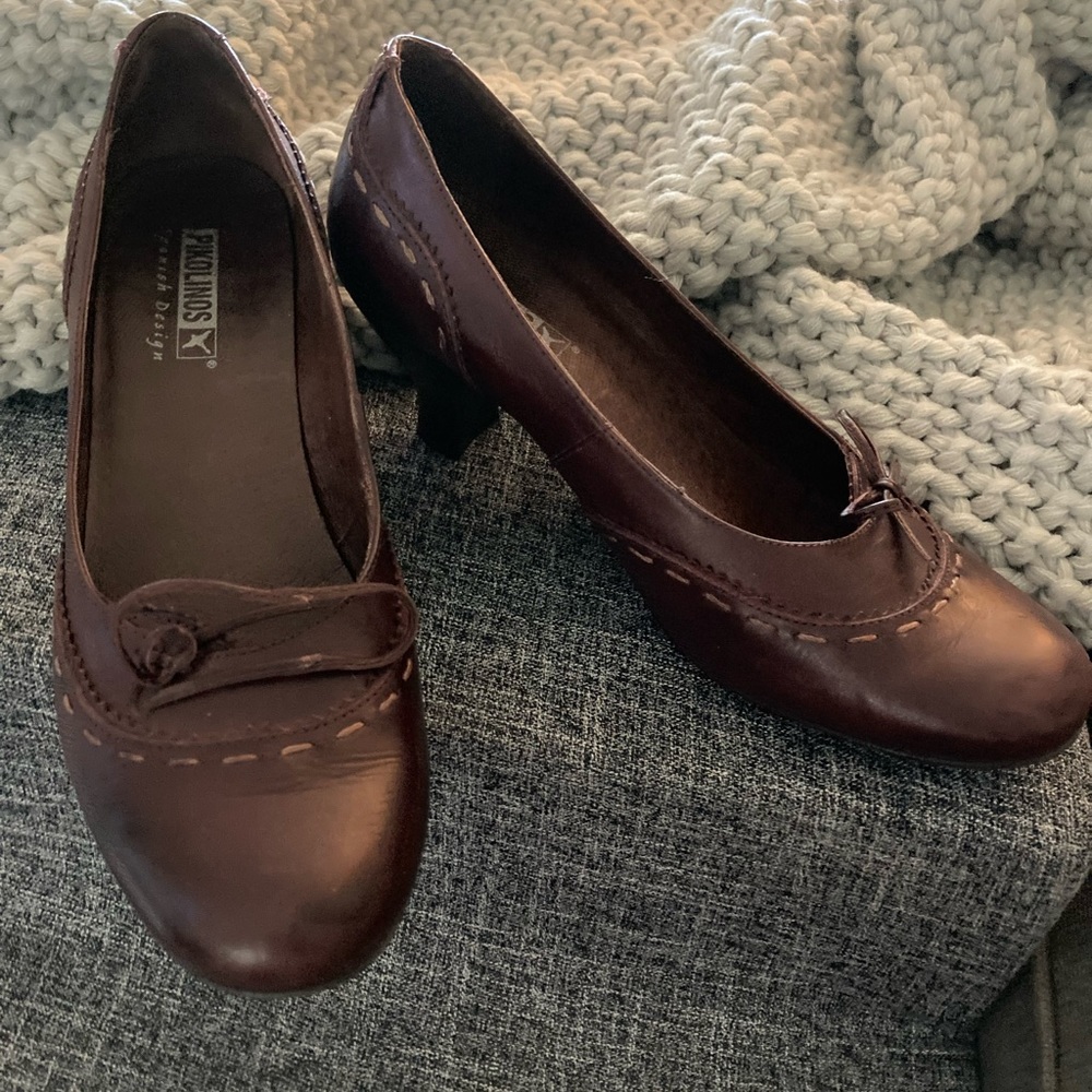Gorgeous pair of reddish, brown Pikolinos size 8 1/2 (39)